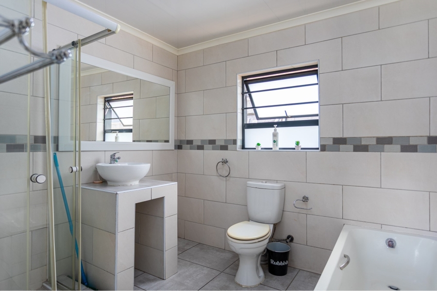 3 Bedroom Property for Sale in Windsor Park Estate Western Cape